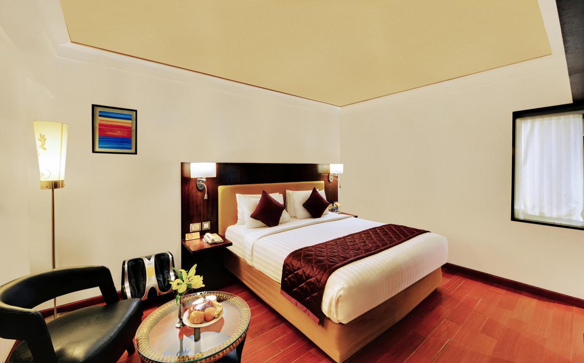 Iris The Business Hotel Бангалор Экстерьер фото