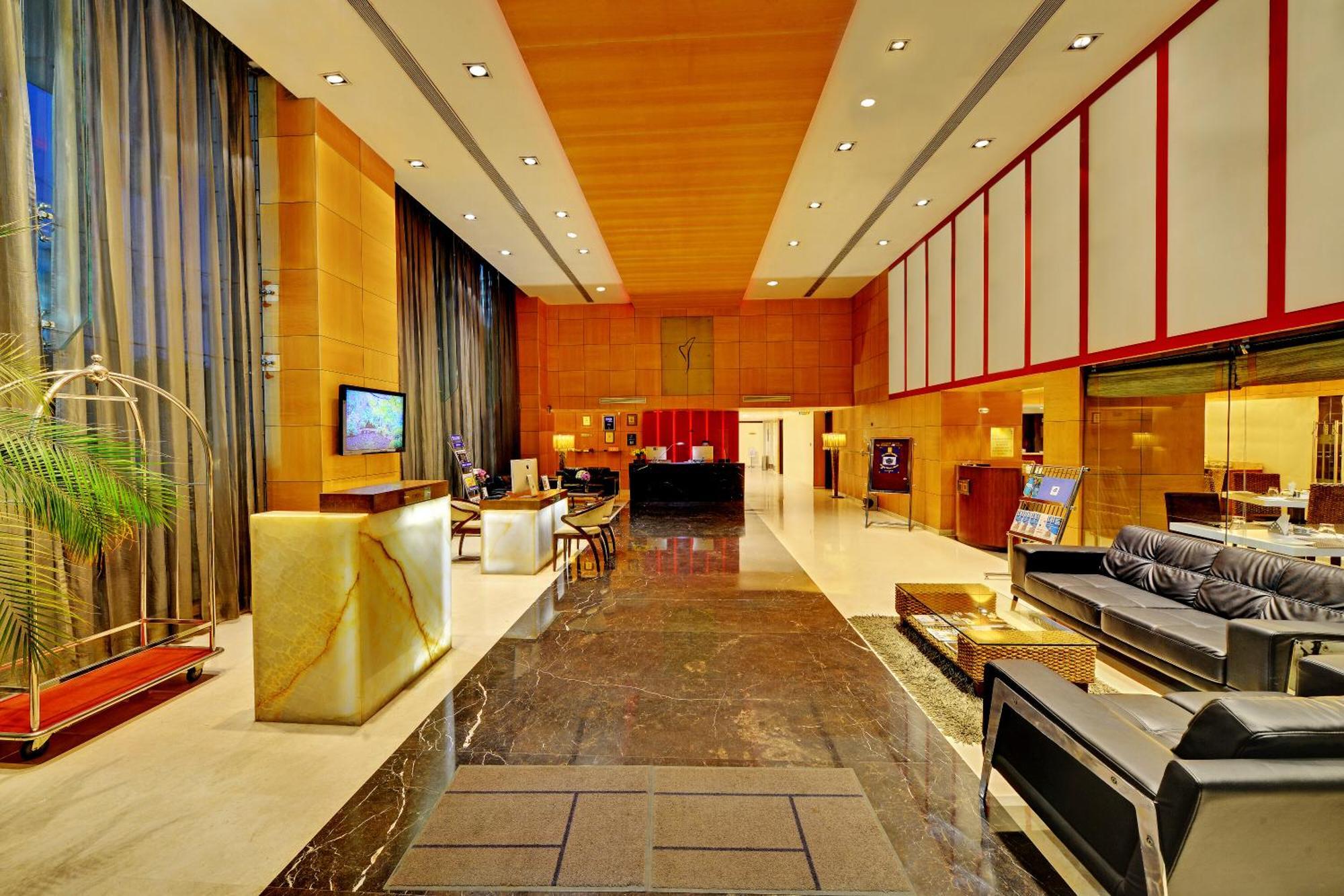 Iris The Business Hotel Бангалор Экстерьер фото