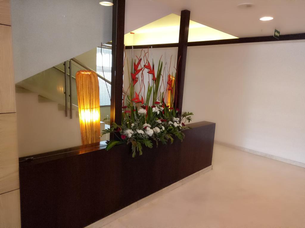 Iris The Business Hotel Бангалор Экстерьер фото